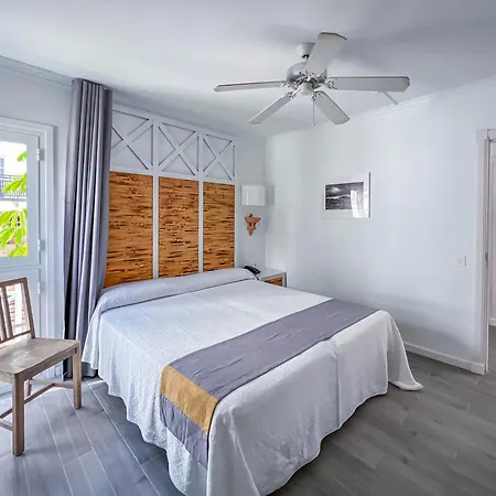 Aparthotel Parque Del Sol