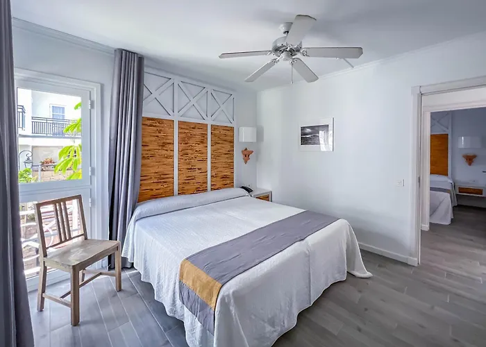 Aparthotel Parque Del Sol